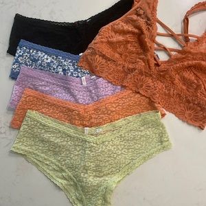 Set of 5 VS VICTORIAS SECRET PINK undies with bralette size M